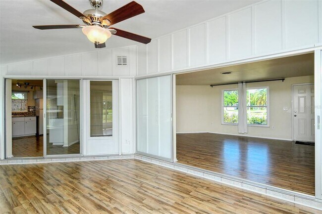 Building Photo - 2512 Post Rd