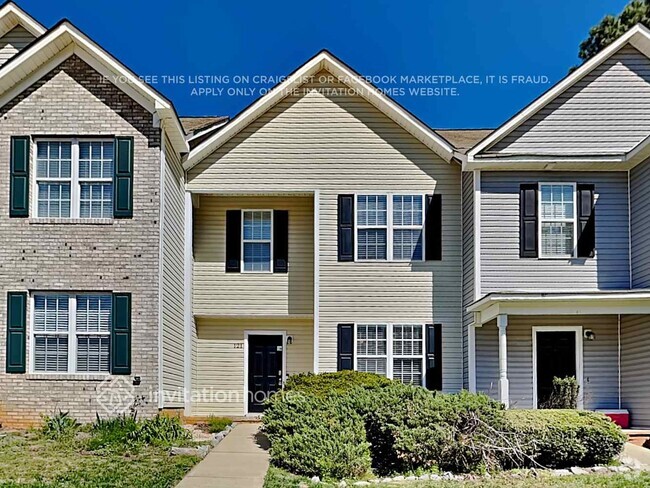Building Photo - 121 Blackthorne Ct
