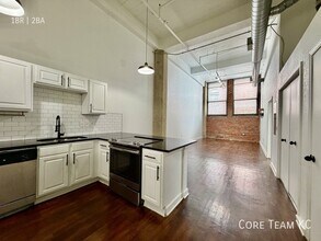 Building Photo - 934 Broadway Blvd