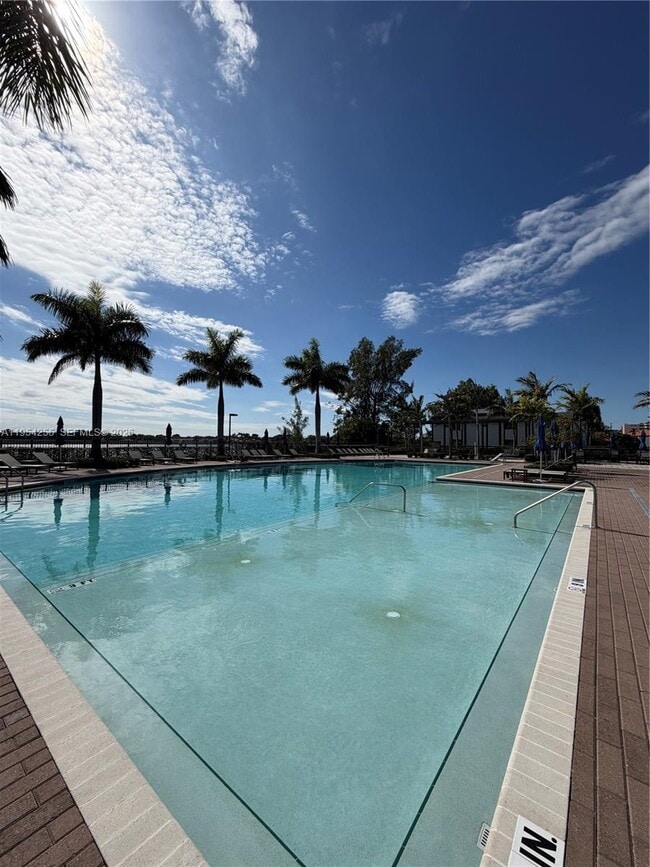 Building Photo - 405 NE 208th Terrace