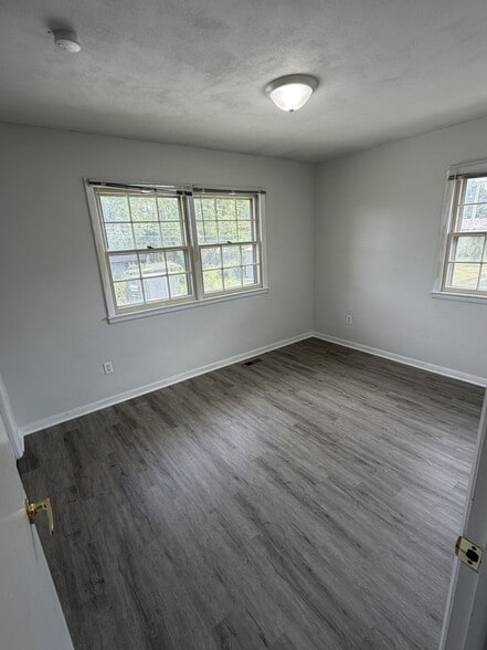 Building Photo - 306 Loch Ln