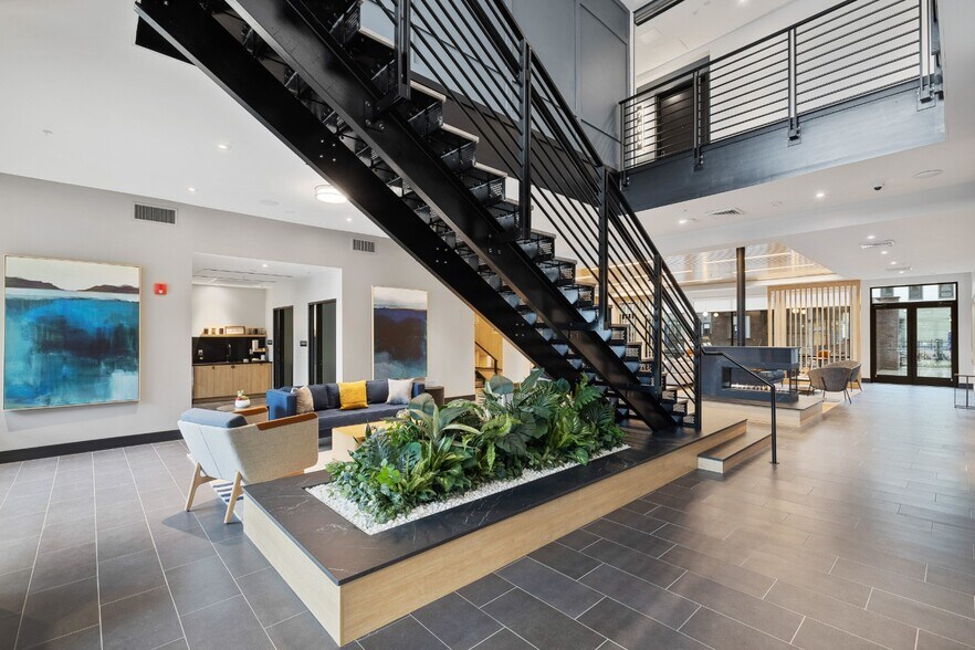 Primary Photo - The District at 15Fifteen