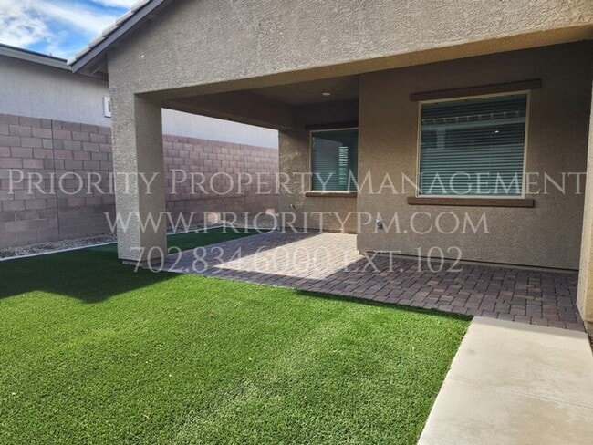 Building Photo - CADENCE SINGLE STORY @ HERITAGE! GORGEOUS AND READY FOR MOVE IN!