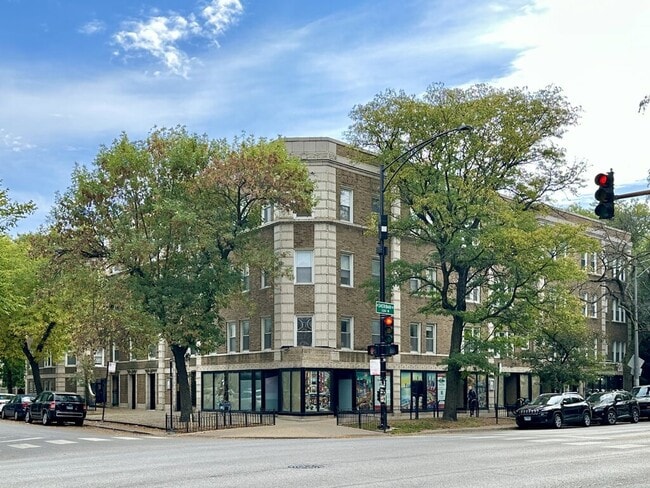 Building Photo - 1157 W Lunt Ave