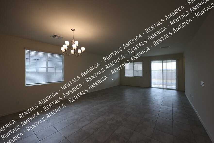 Building Photo - 1142 E Westwood Dr