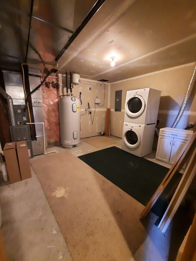 Building Photo - 3 BEDROOM | 2 BATH | TRI-LEVEL | NORTH