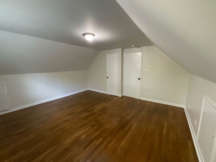 Building Photo - 3011 Horse Shoe Dr