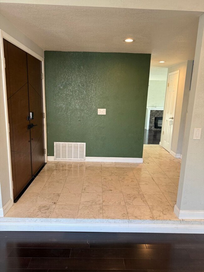 Building Photo - 32625 Lake Mead Dr