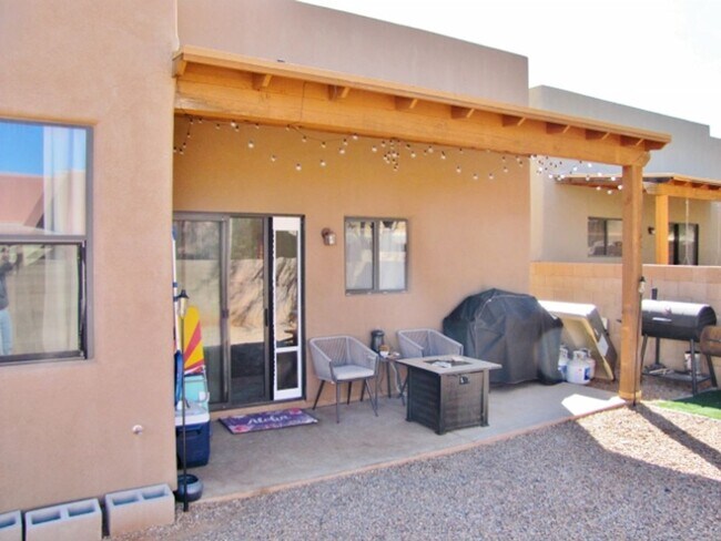 Building Photo - 3BR/2BA/2CG, 1518 sq.ft. home in Legends at Valiente centrally located in Sierra Vista, AZ