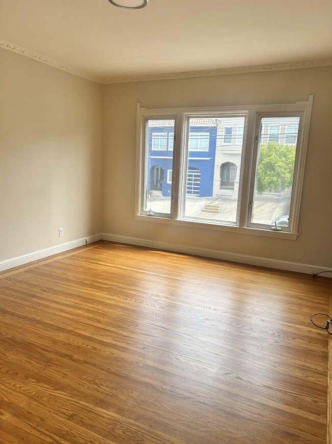 Building Photo - 1547 18th Ave
