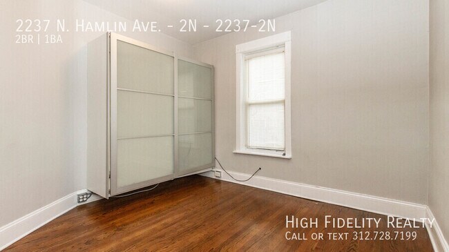 Building Photo - 2237 N Hamlin Ave