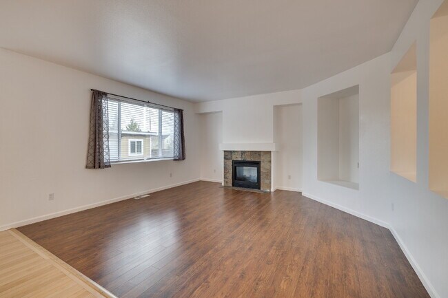 Building Photo - Beautiful 5 bedroom home in Tuscany at Lakeland Hills!