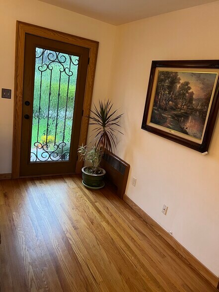 Building Photo - 2857 NY-9D