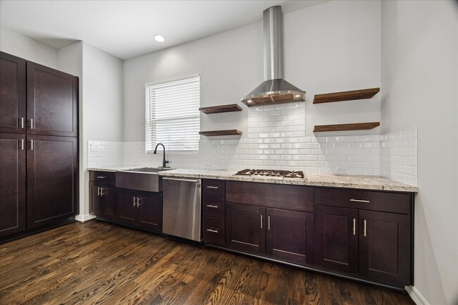 Building Photo - 1613 Crockett St