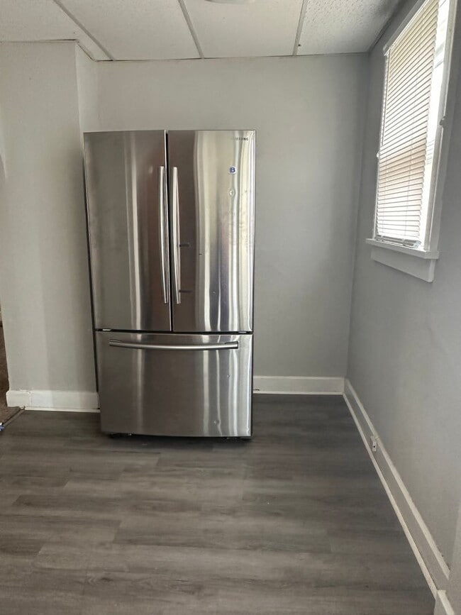 Building Photo - PRELEASING for AUGUST! Spacious 4-Bedroom Home Within Walking Distance to Ball State