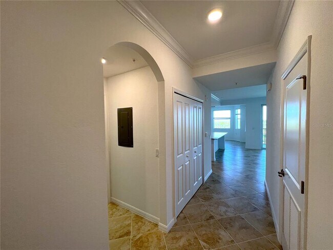 Building Photo - 14041 Heritage Landing Blvd
