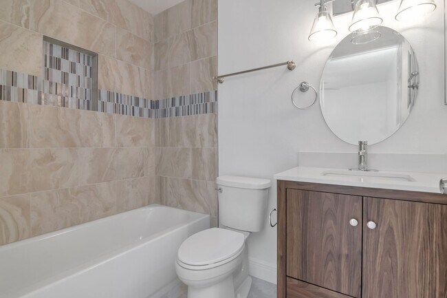 Building Photo - Lake Front - Ground Floor - Renovated 2 Be...