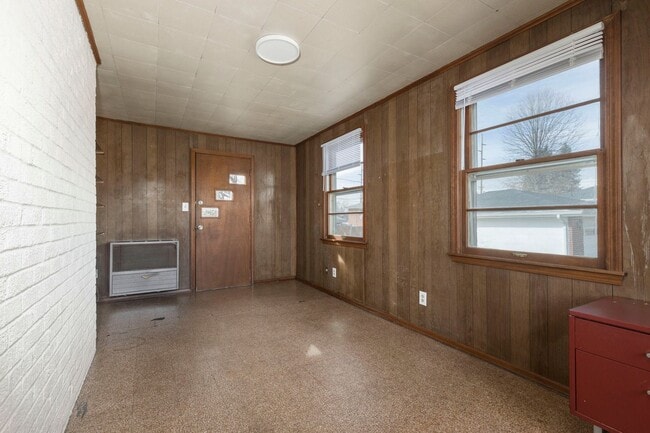 Building Photo - 3706 Chevy Chase Rd