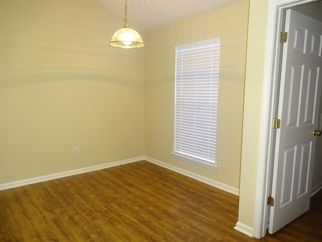 Building Photo - 204 Appleton Lane