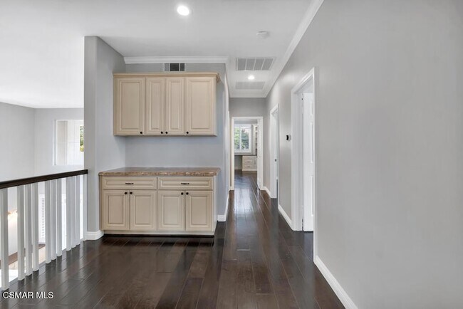 Building Photo - 6320 Ballantine Pl