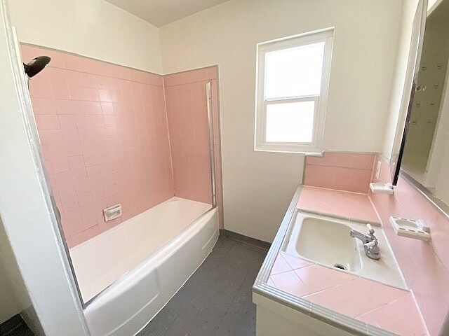 Building Photo - 1822 W Silver Lake Dr