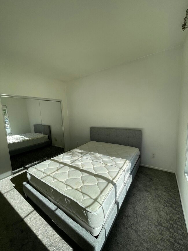 Building Photo - 1122 Oro Ridge