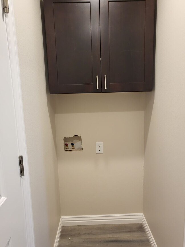 Building Photo - 3 bedroom, 2 bath house in Webb City!