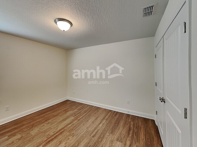 Building Photo - 3136 Creek Village Ln