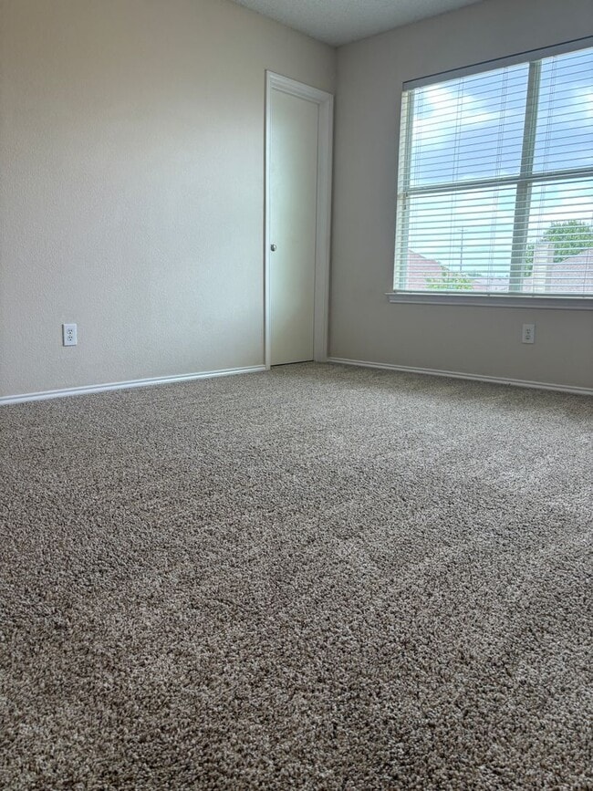 Building Photo - Xtra Large 3 Bedroom in Keller ISD