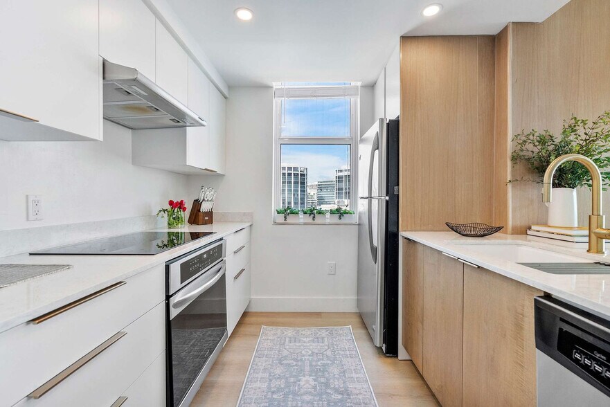 Building Photo - 2889 McFarlane Rd