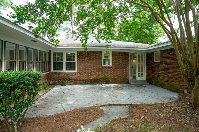 Building Photo - 3120 Edinburgh Dr
