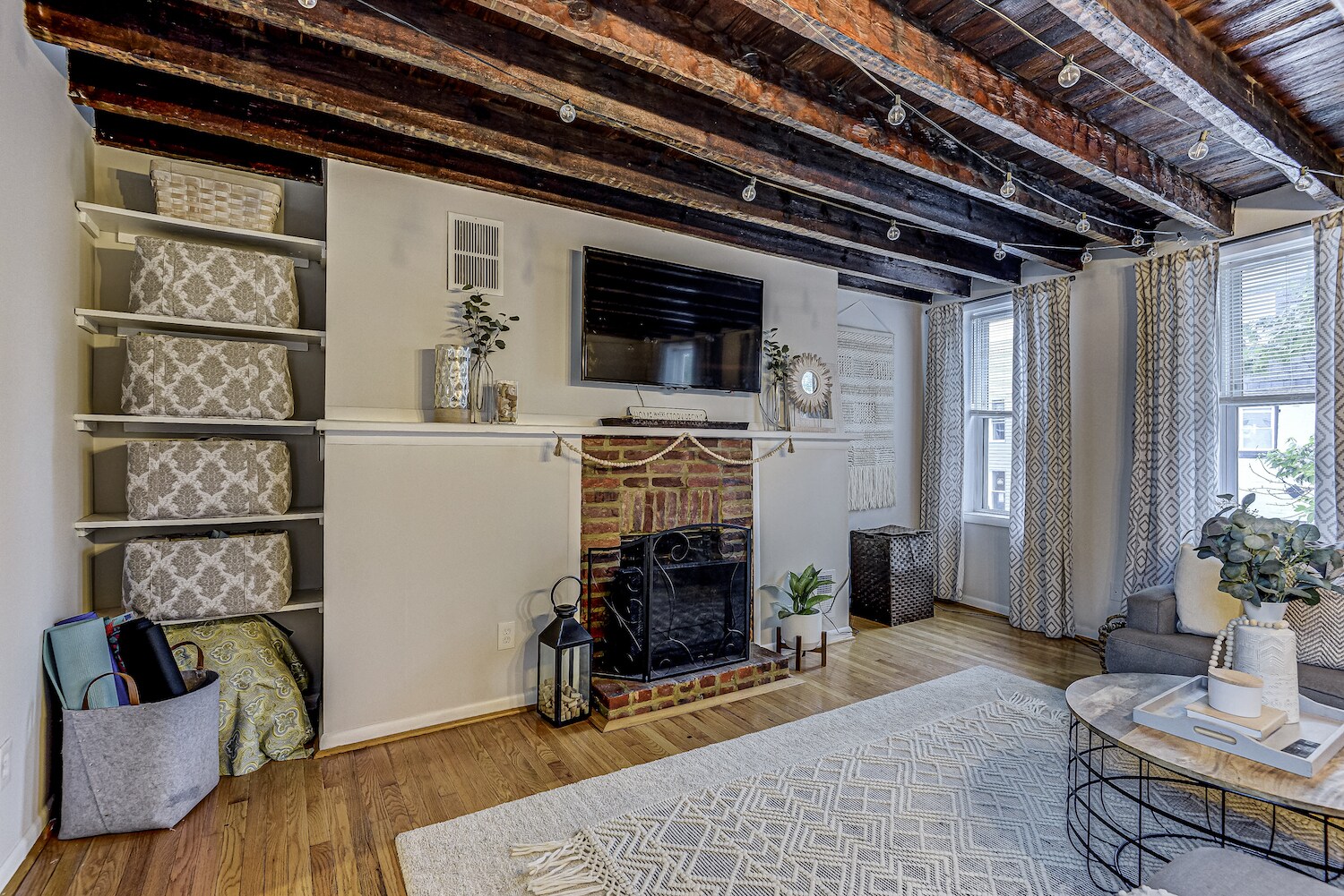 Building Photo - 1736 Light St