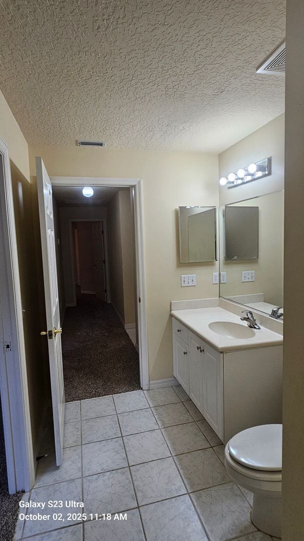 Building Photo - Spacious 4 Bedroom Home in Breakaway Trail...