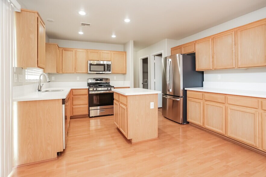 Building Photo - 6238 Morning Wing Dr