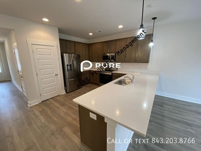 Building Photo - 7816 Park Gate Dr