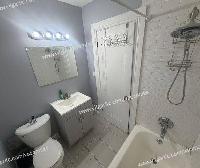 Building Photo - 511-511 169th St