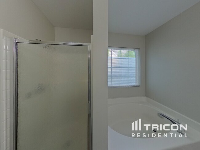 Building Photo - 941 Lynnview Ct