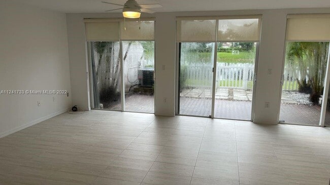 Building Photo - 10966 NW 62nd Ter   Doral Fl 33178