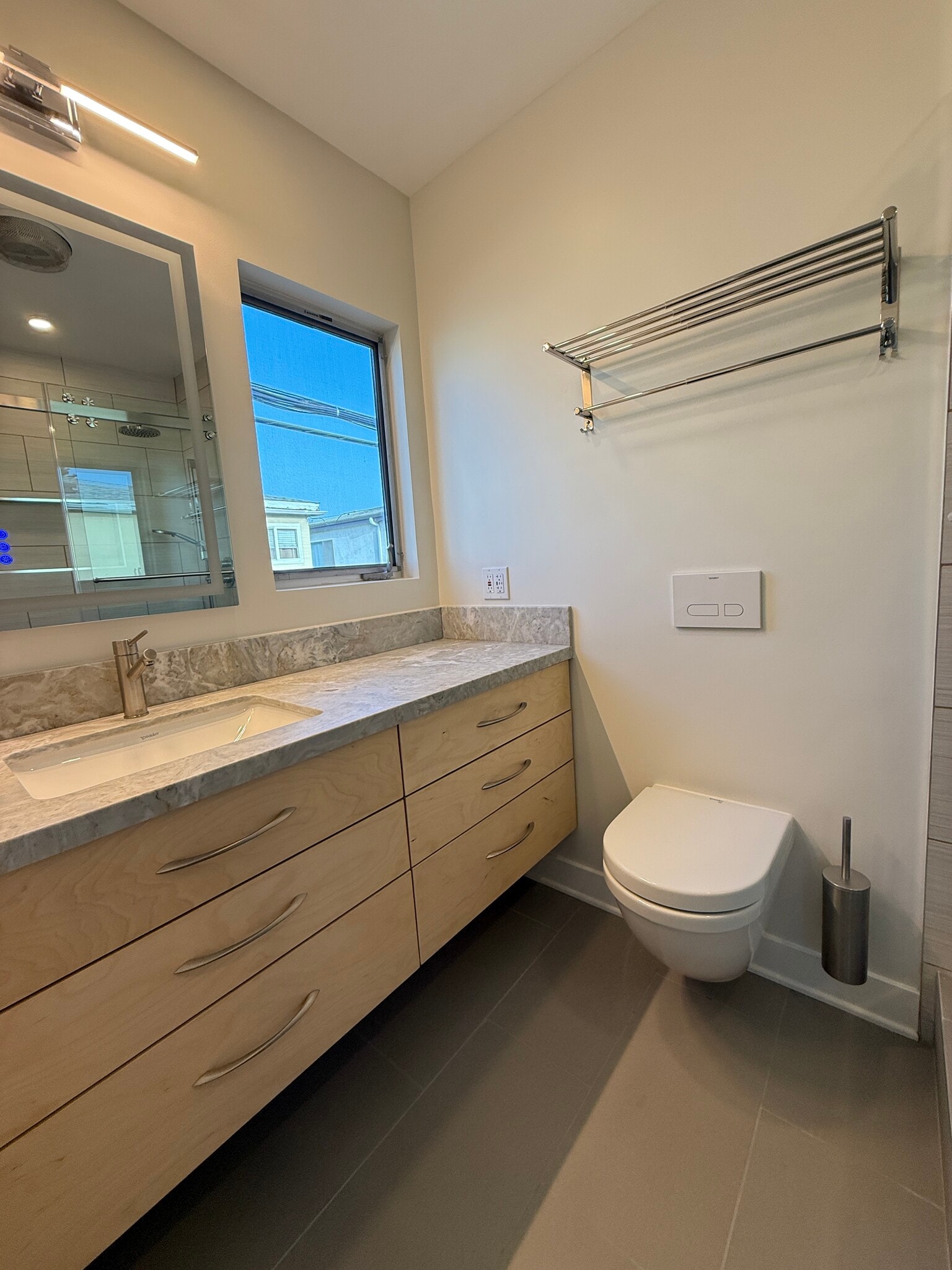 Bdrm #1 bath, lots of storage - 1533 Princeton St