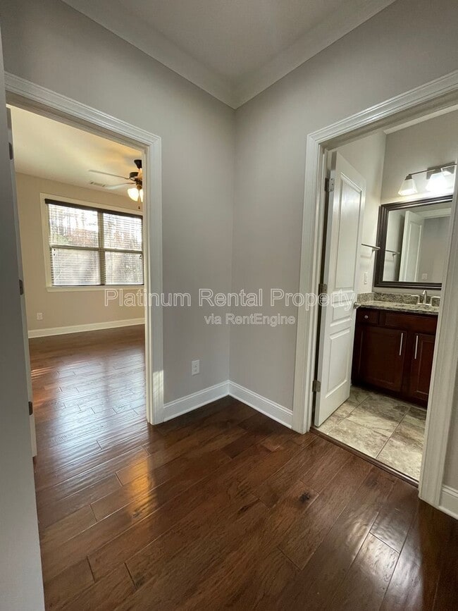 Building Photo - 600 Belton Ct