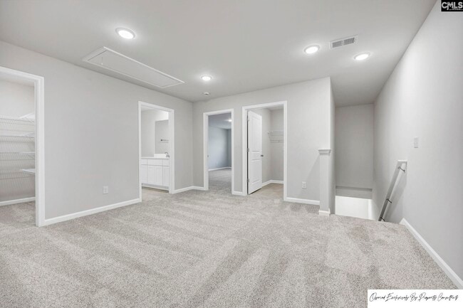 Building Photo - 223 Sunny Hl Dr