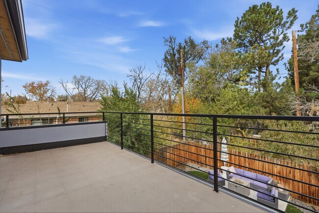 Building Photo - 1497 W 44th Ave