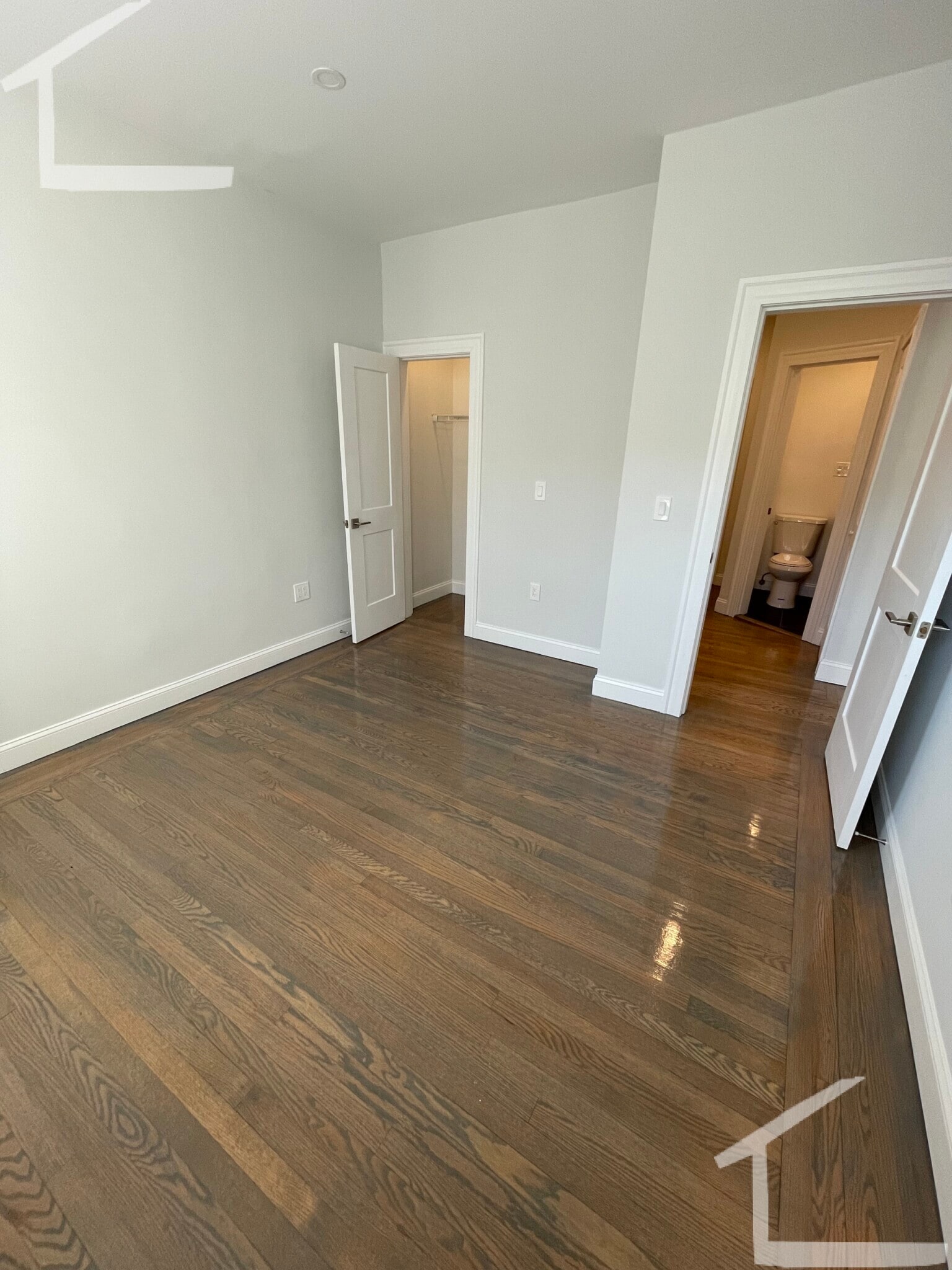 Building Photo - 20 Queensberry St