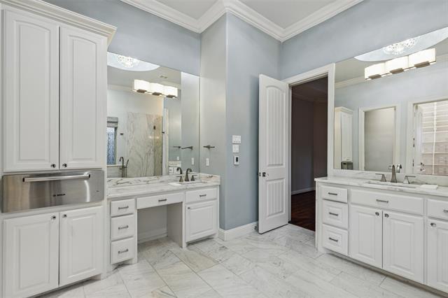 Building Photo - 6405 Royal Ln