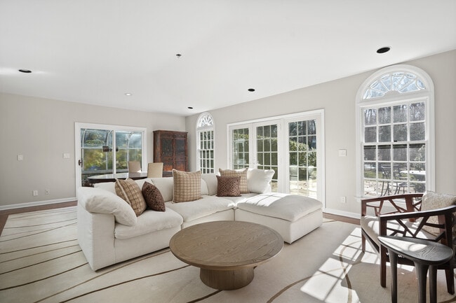 Building Photo - 120 Zaccheus Mead Ln