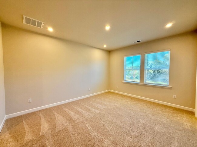 Building Photo - New Construction 4BD, 3.5BA Wake Forest To...