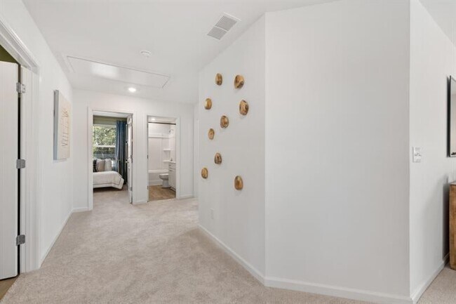 Building Photo - 1429 Hunter Trl