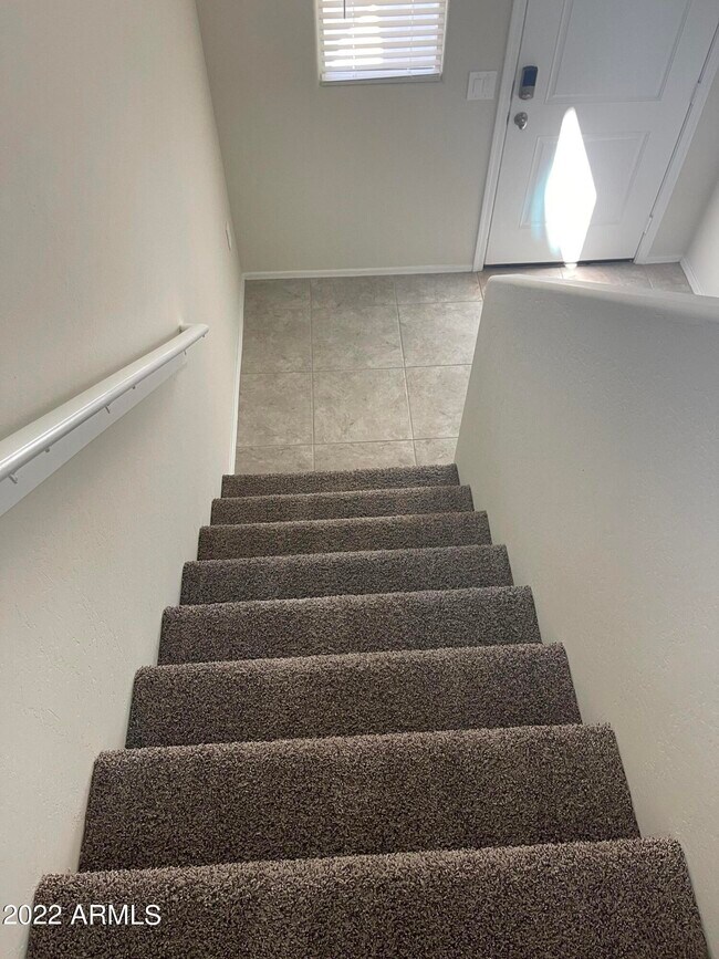 Building Photo - 36597 W Santa Clara Ave