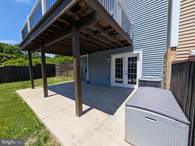 Building Photo - 15300 Gunsmith Terrace
