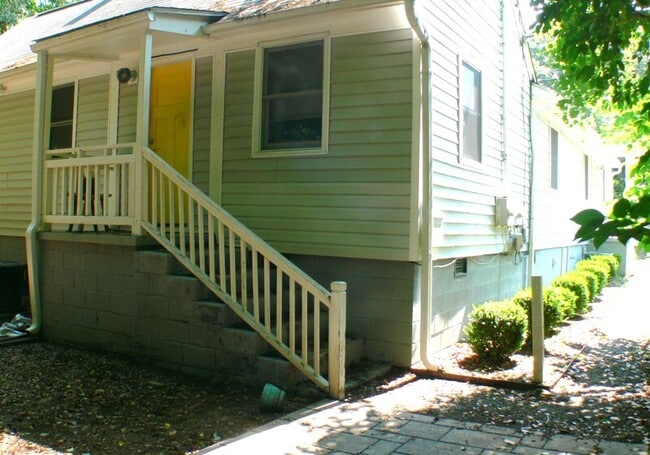 Building Photo - 104 Bart St
